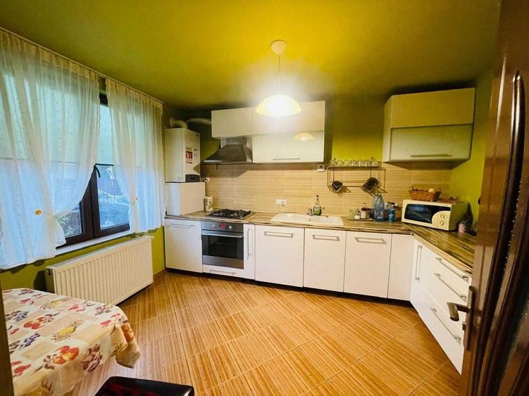Casă cu 4 camere cu Teren 234 Mp în Central