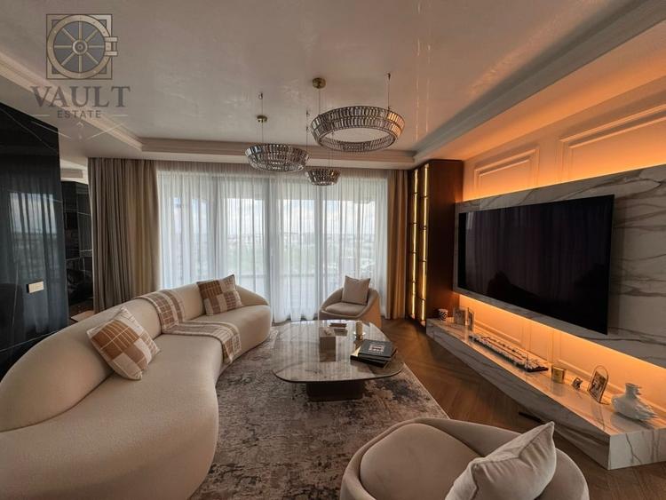 Penthouse cu 5 camere decomandat, mobilat în Pipera