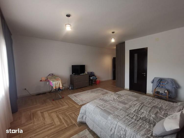 Casă cu 4 camere în Bascov