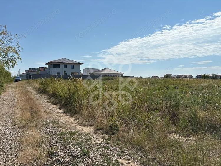 Teren de 377 mp, în Nufărul