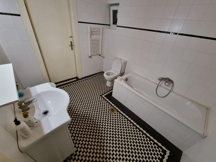 Birou, de 111 mp, în Romană