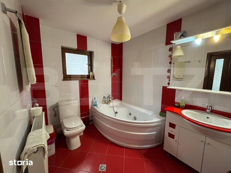 Apartament cu 3 camere semidecomandat, mobilat în 1 Mai