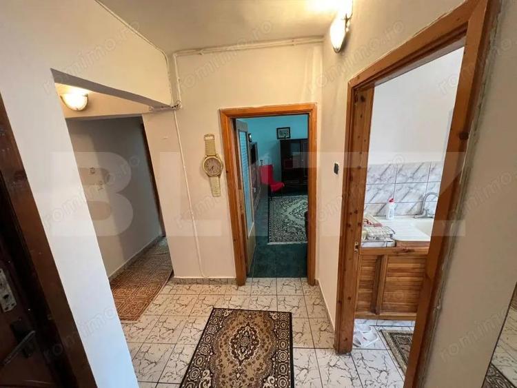 Apartament cu 2 camere decomandat, mobilat în Micro 12
