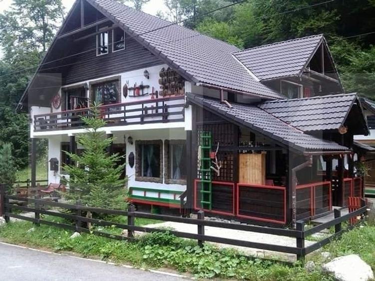 Casă individuală cu 6 camere cu Teren 700 Mp în Bran