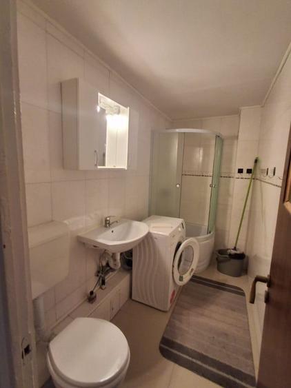 Apartament cu 2 camere decomandat în 13 Septembrie
