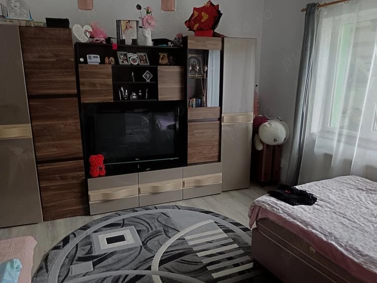 Casă cu 2 camere cu Teren 10 Mp în Lupeni