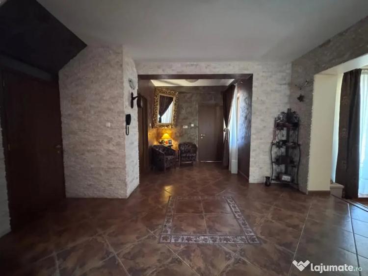 Casă cu 7 camere cu Teren 585 Mp în Lăpuș Argeș