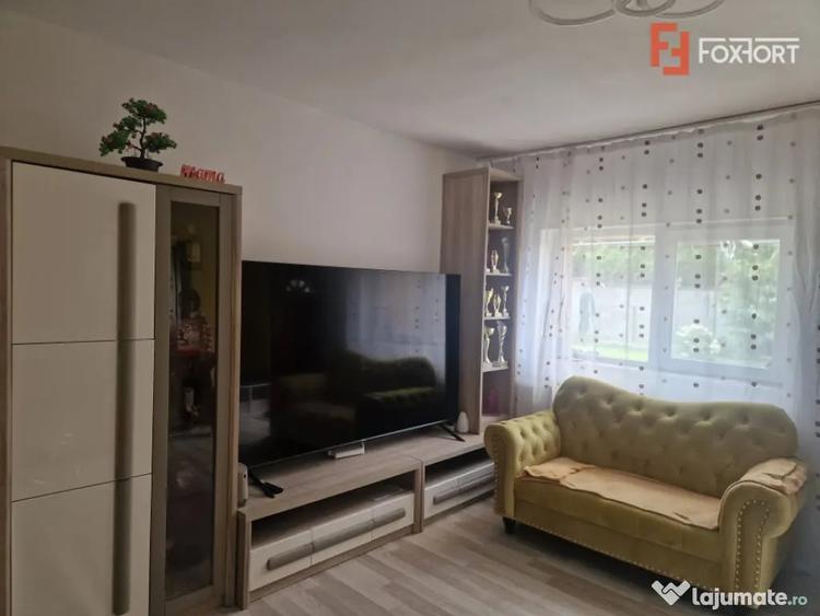 Casă cu 9 camere cu Teren 20 Mp în Moșnița Nouă