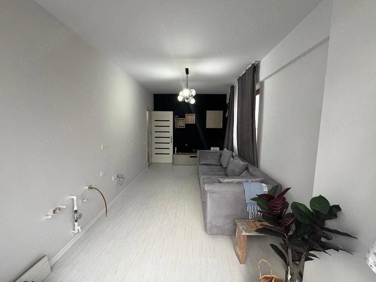 Apartament cu 3 camere decomandat în Poarta 6