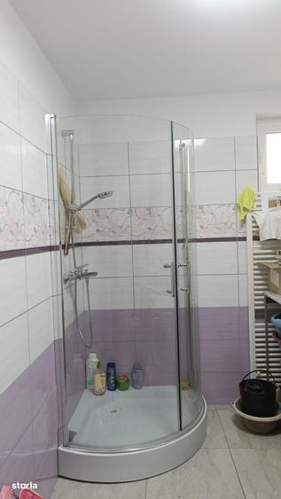 Casă cu 4 camere în Racovița