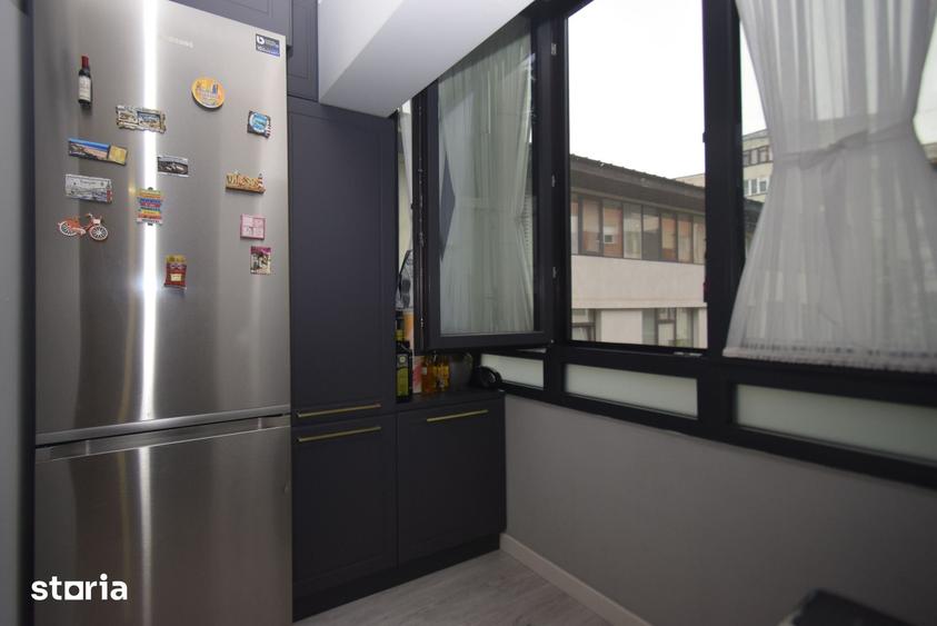 Apartament cu 3 camere decomandat în Siloz