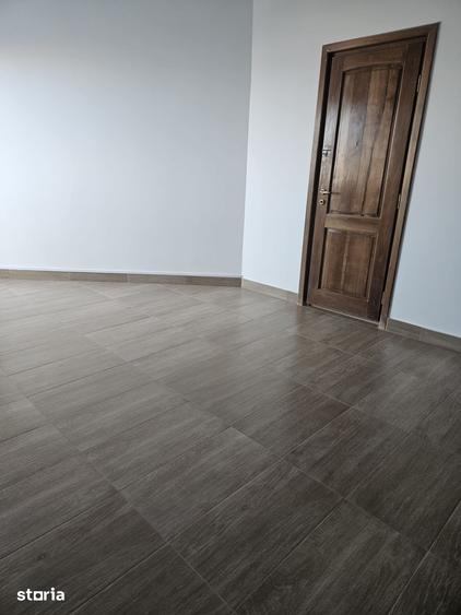 Spațiu comercial, de 20 mp, în Dârste