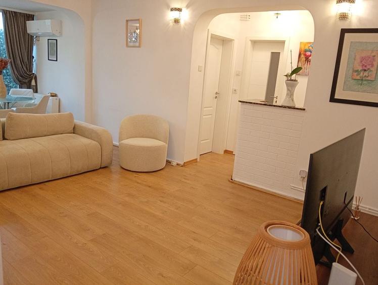 Apartament cu 2 camere decomandat în Primăverii