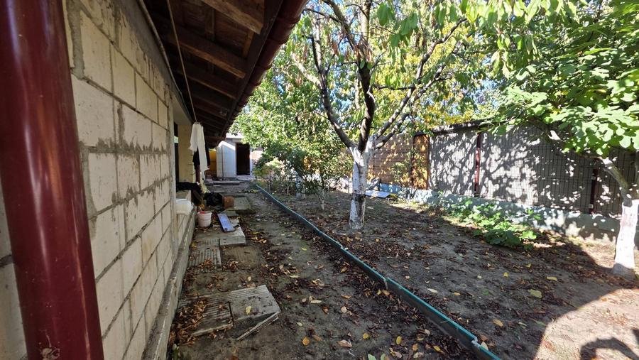 Casă individuală cu 4 camere cu Canalizare în Plopi