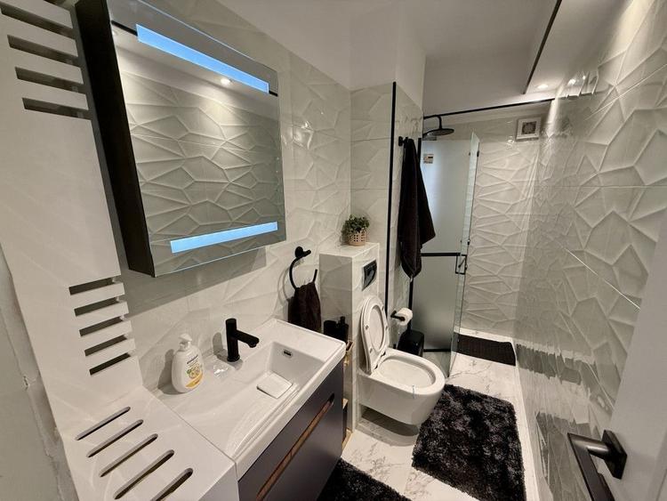 Apartament cu 2 camere semidecomandat, mobilat în Calea Victoriei