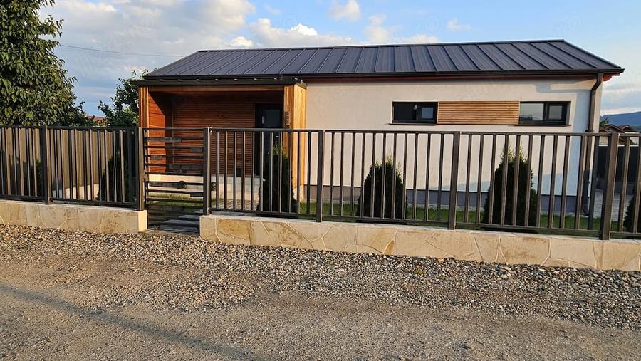Casă cu 2 camere cu Teren 360 Mp în Vânători