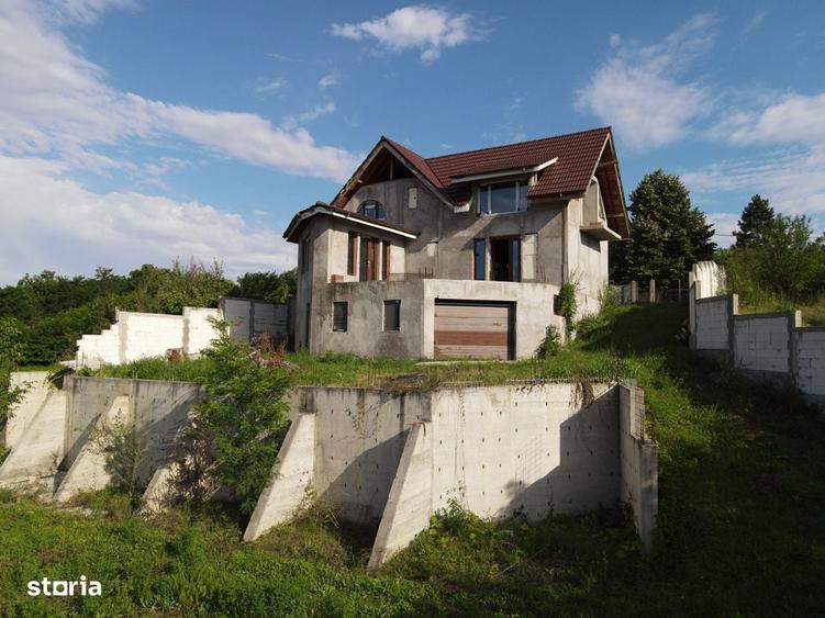 Casă cu 4 camere în Măgura