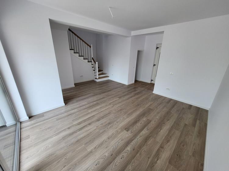 Duplex cu 4 camere cu Canalizare în Braytim