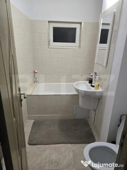 Apartament cu 2 camere semidecomandat, mobilat în Micro 16