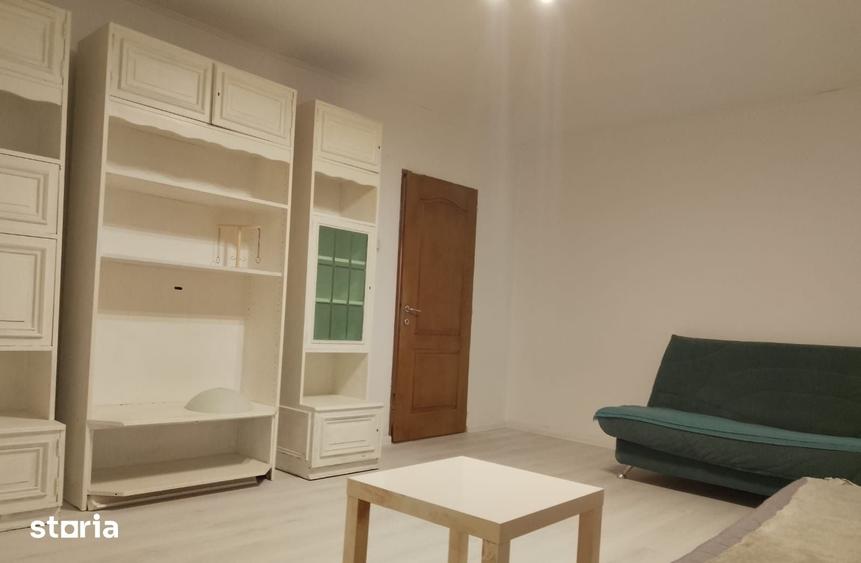 Apartament cu 4 camere decomandat în Apărătorii Patriei