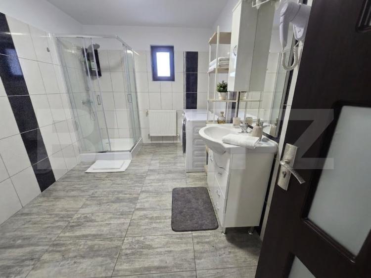 Casă individuală cu 4 camere cu Canalizare în Priseaca