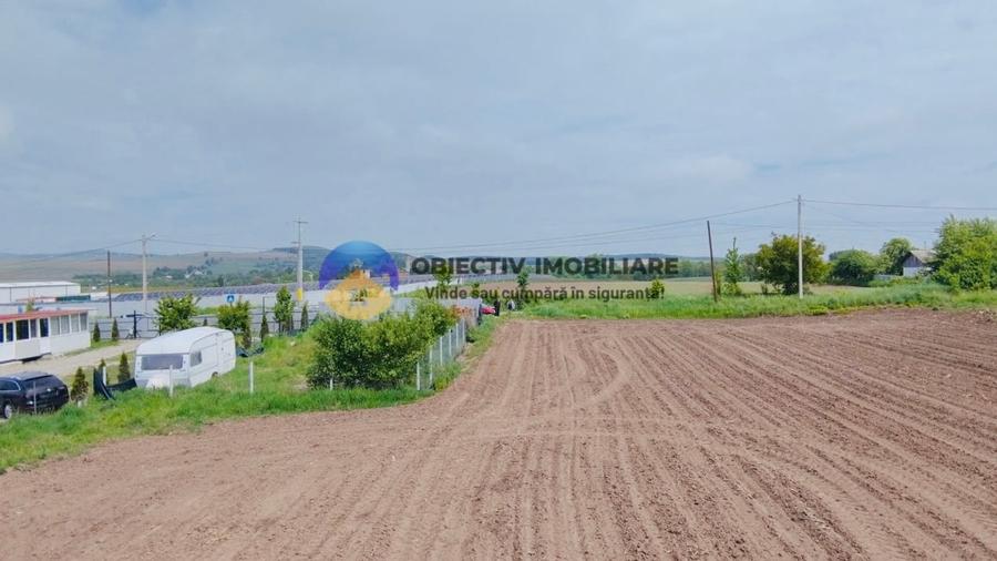Teren intravilan de 12300 mp, în Cârligi