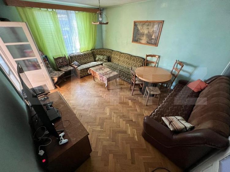 Casă individuală cu 5 camere cu Canalizare în Cetate