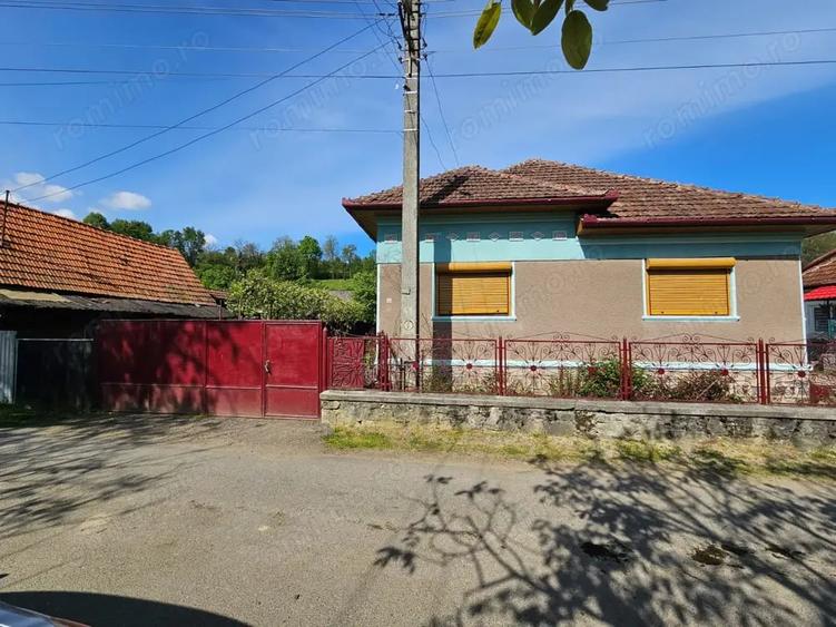 Casă cu 3 camere cu Teren 800 Mp în Central