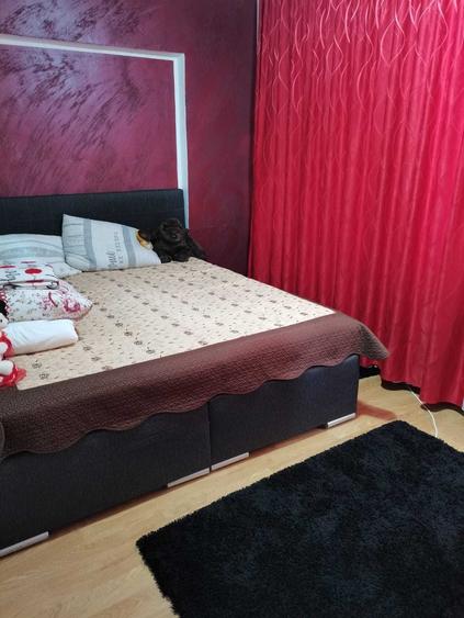 Apartament cu 3 camere decomandat în Exterior Vest