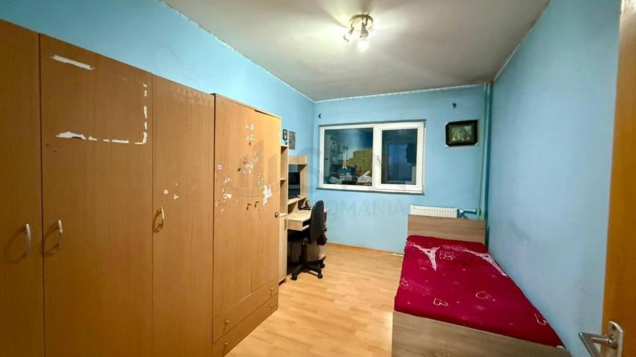 Apartament cu 4 camere decomandat în Colentina