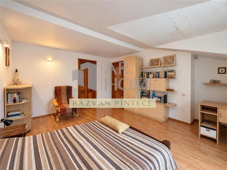 Duplex cu 5 camere cu Canalizare în Republicii