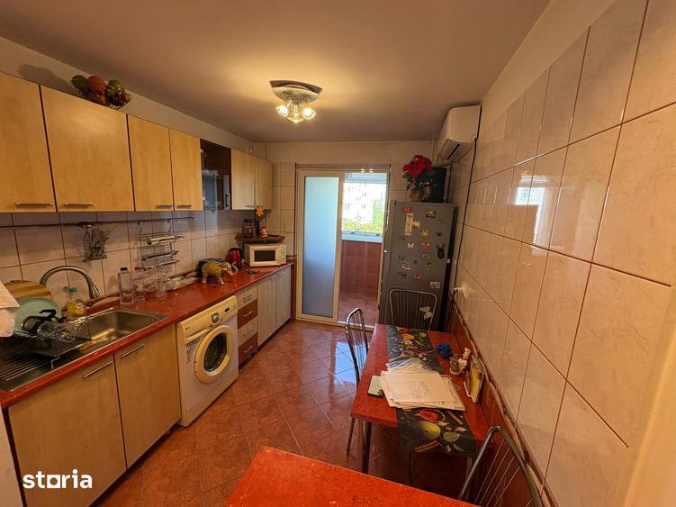 Apartament cu 3 camere decomandat în Sălăjan