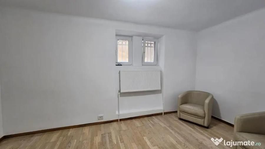 Apartament cu 4 camere decomandat în Aviatorilor
