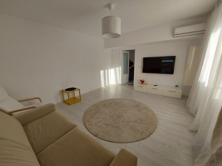 Apartament cu 2 camere decomandat în Gara de Nord