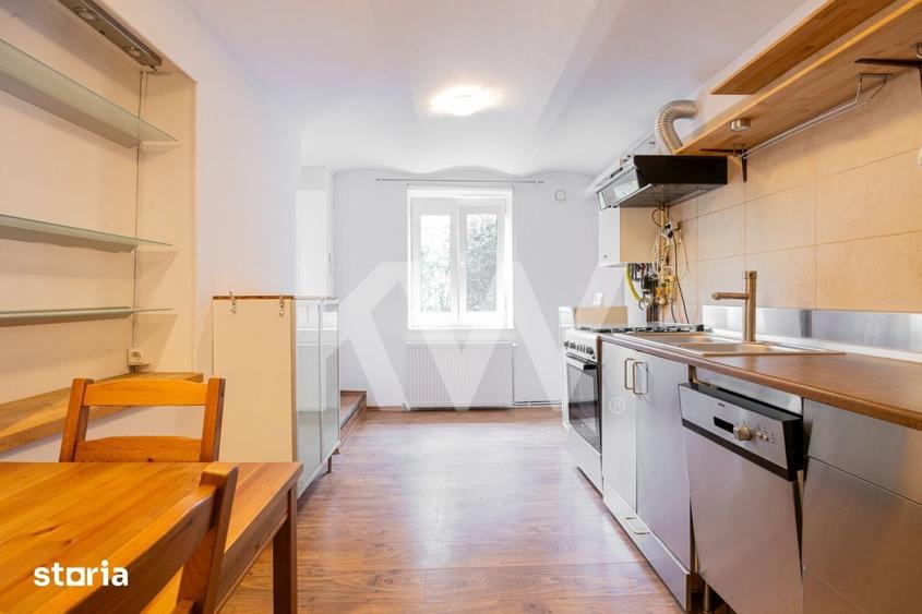 Apartament cu 3 camere decomandat în Schei