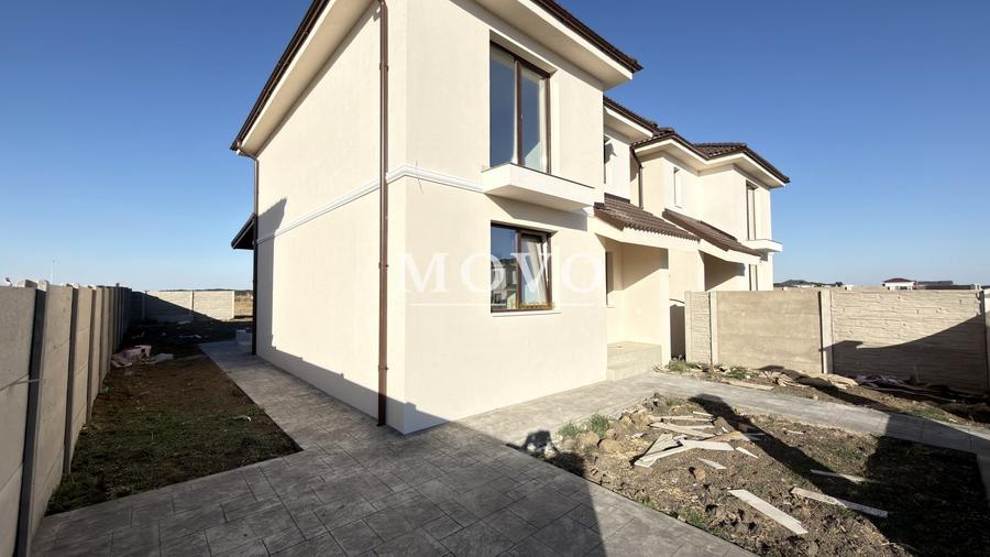 Duplex cu 4 camere cu Canalizare în Moșnița Nouă