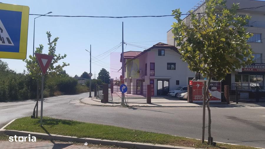 Casă cu 6 camere cu Teren 370 Mp în Glina