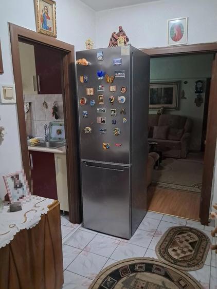 Apartament cu 3 camere semidecomandat în Exterior Vest