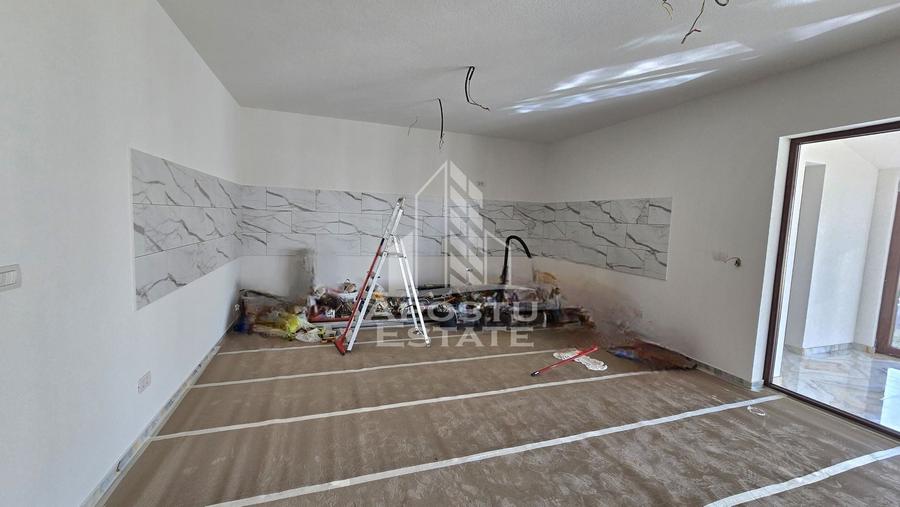 Duplex cu 5 camere cu Canalizare în Giarmata