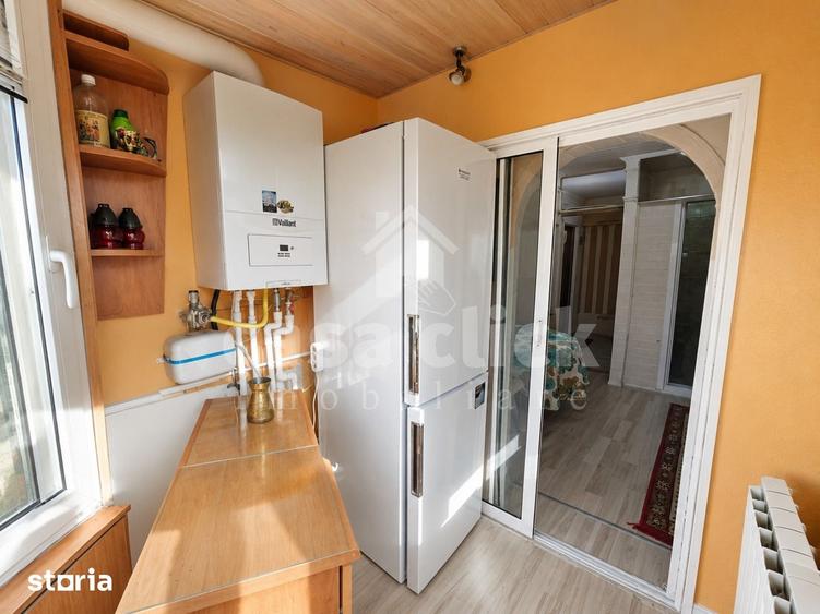 Apartament cu 3 camere decomandat în Piața Centrală