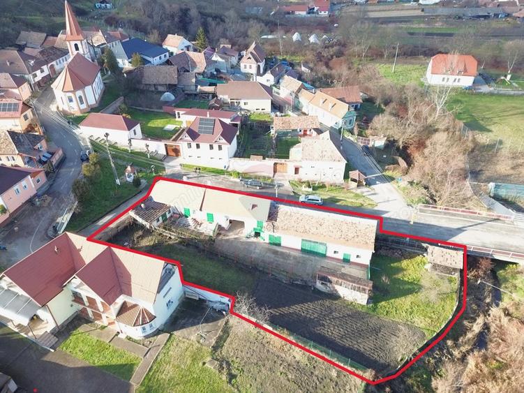 Casă cu 4 camere cu Teren 1084 Mp în Vale