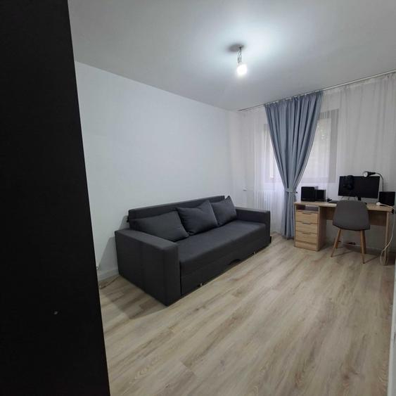 Apartament cu 3 camere în Drumul Taberei