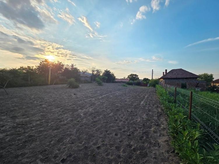 Teren Construcții intravilan de 1600 mp, în Islaz