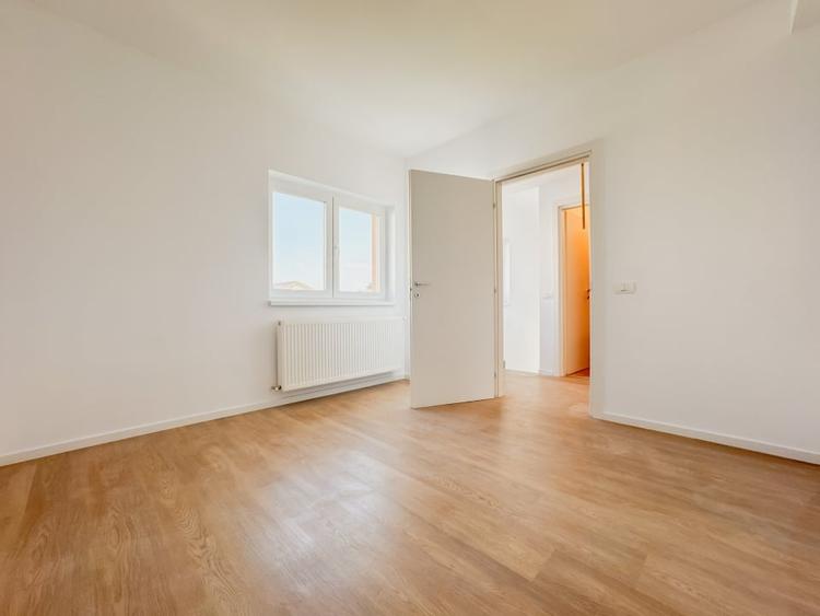 Casă individuală cu 4 camere cu Teren 250 Mp în Periferie