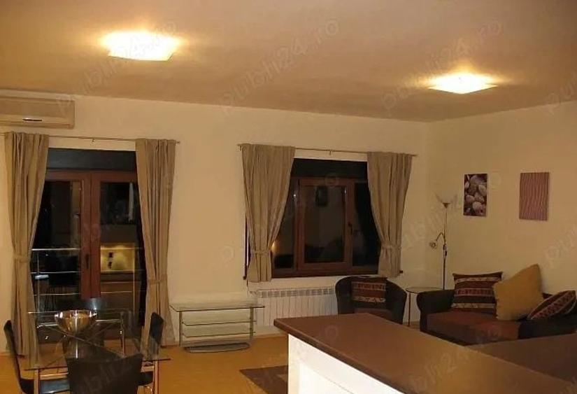 Apartament cu 2 camere nedecomandat, mobilat în Polonă