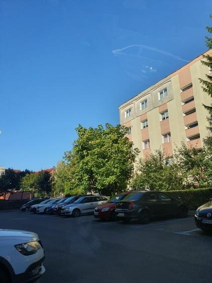 Apartament cu 2 camere decomandat în Noua