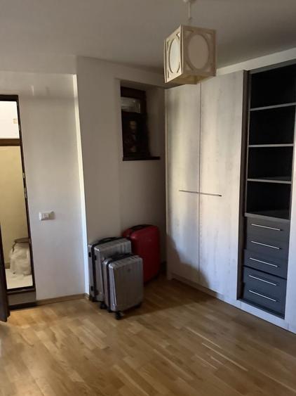 Apartament cu 3 camere decomandat în Exterior Vest