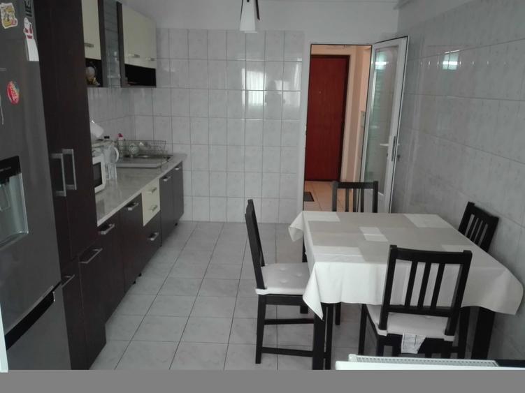 Apartament cu 2 camere semidecomandat în Barbu Văcărescu