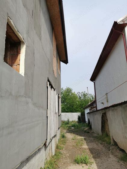 Casă cu 4 camere cu Teren 375 Mp în Cazasu