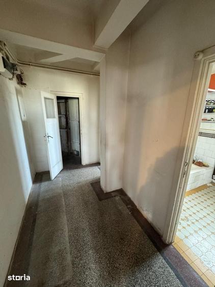 Apartament cu 3 camere în Calea Victoriei